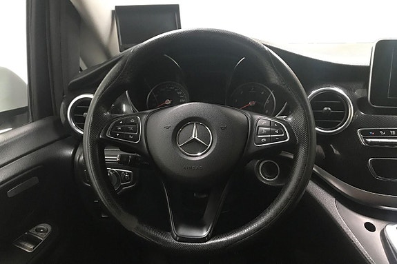 Mercedes-Benz V200 17 of 22