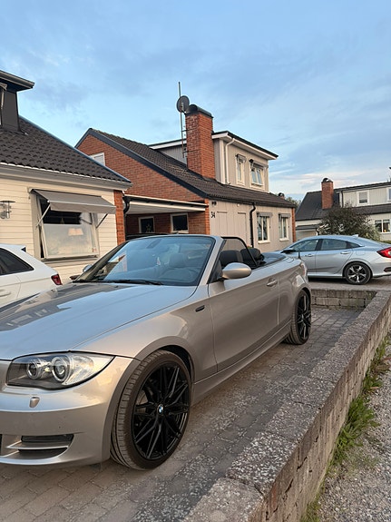 BMW 120d 2 of 5