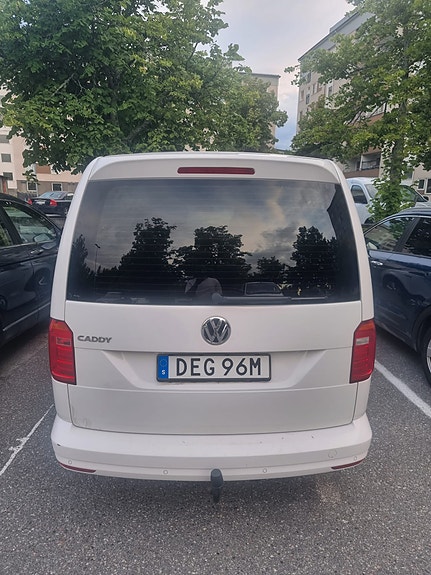 Volkswagen Caddy Maxi 3 of 7