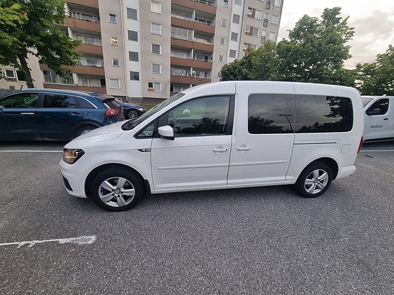 Volkswagen Caddy Maxi 2 of 7