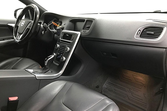 Volvo V60 Cross Country 15 of 26