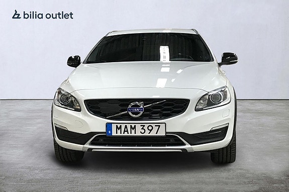 Volvo V60 Cross Country 3 of 5