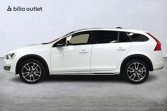Volvo V60 Cross Country 9 of 26
