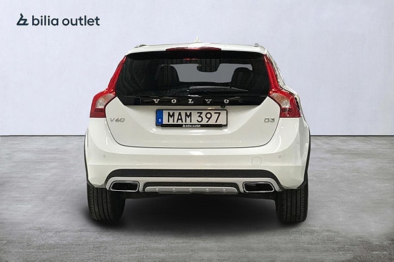 Volvo V60 Cross Country 7 of 26