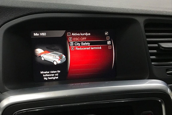 Volvo V60 Cross Country 23 of 26