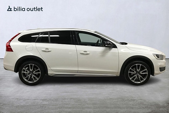 Volvo V60 Cross Country 5 of 5