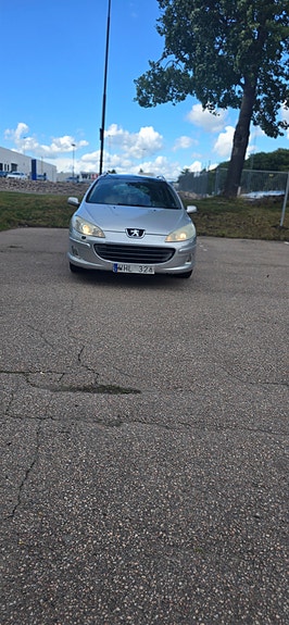 Peugeot 407 2 of 5