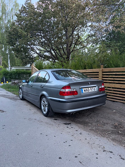 BMW 325i 2 of 5