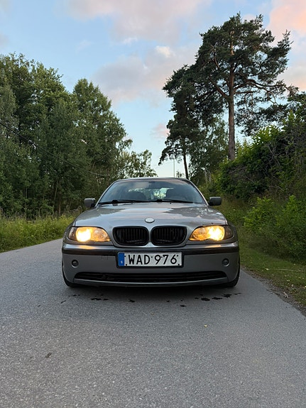 BMW 325i 5 of 5