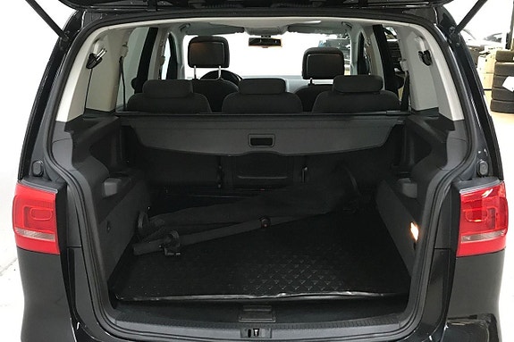 Volkswagen Touran 10 of 29