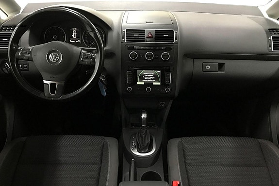 Volkswagen Touran 12 of 29