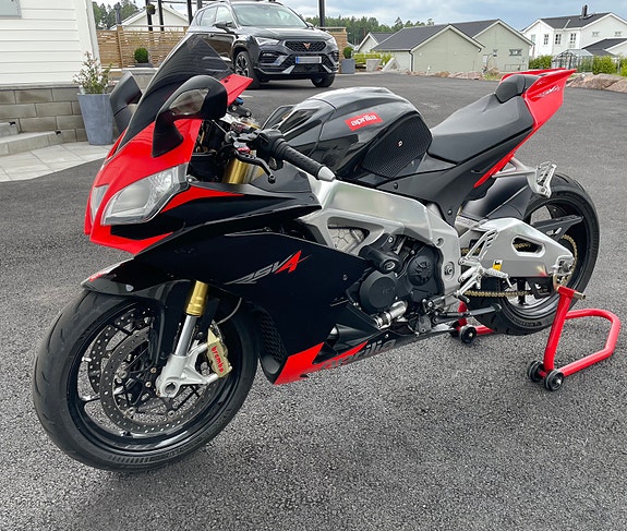 Aprilia RSV4 R APRC 2 of 5