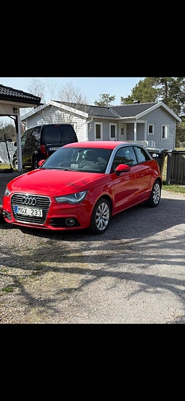Audi A1 2 of 7