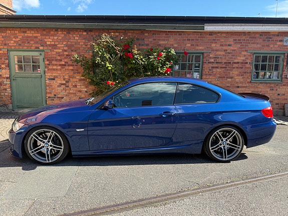 BMW 335i 2 of 5