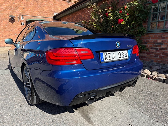 BMW 335i 4 of 5