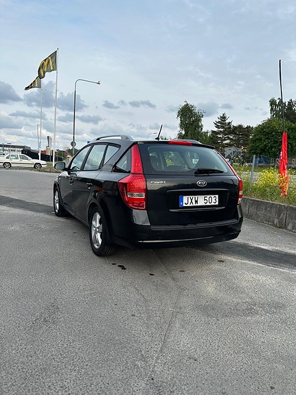 Kia Ceed 2 of 4