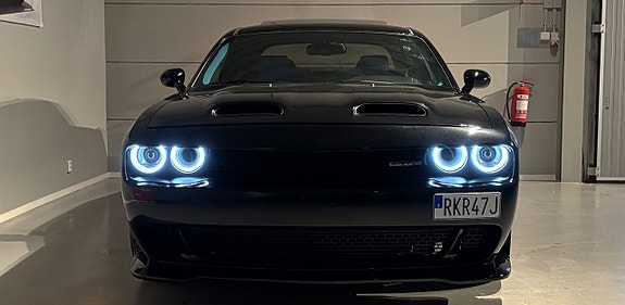 Dodge Challenger 6 of 18