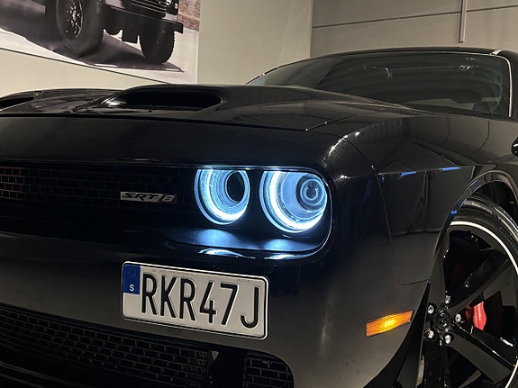 Dodge Challenger 3 of 5