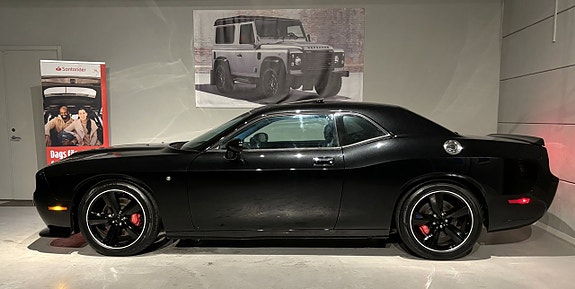 Dodge Challenger 4 of 5