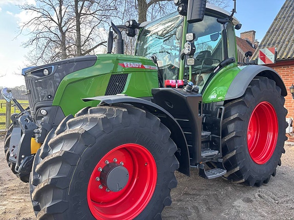 Fendt 728 2 of 9