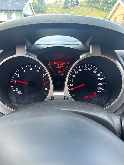 Nissan Juke 5 of 9