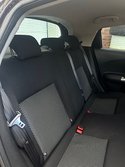 Nissan Juke 6 of 9