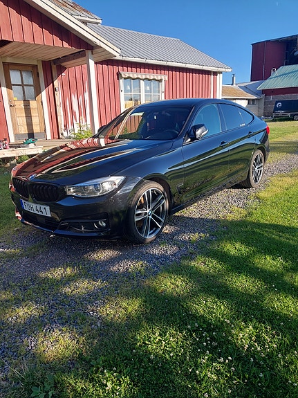 BMW 320d 3 of 7