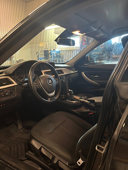 BMW 320d 5 of 7