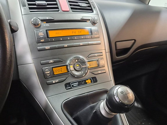 Toyota Auris 12 of 17