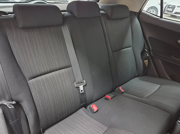 Toyota Auris 15 of 17