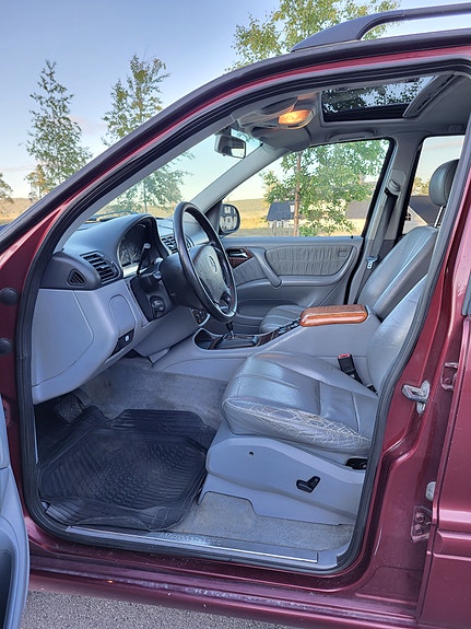 Mercedes-Benz ML270 3 of 7