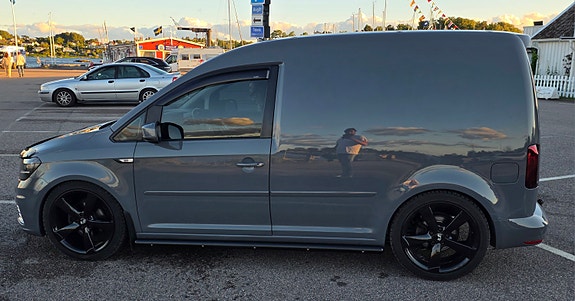 Volkswagen Caddy 2 of 11