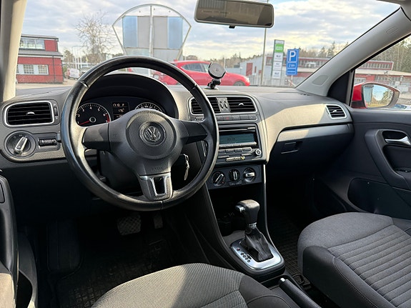 Volkswagen Polo 10 of 15