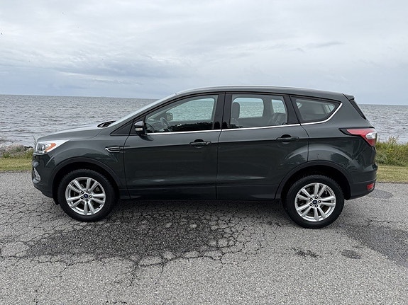 Ford Kuga 2 of 5