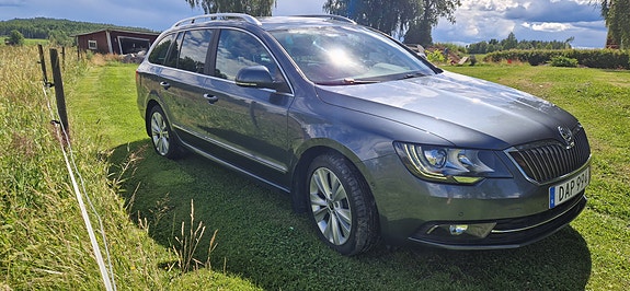 Skoda Superb 2 of 11