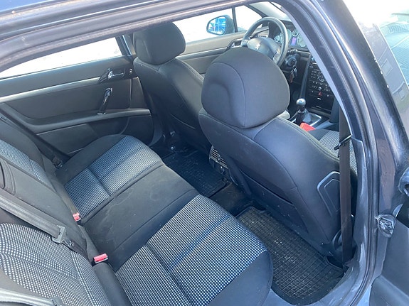 Peugeot 407 10 of 13