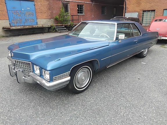 Cadillac Deville 5 of 5
