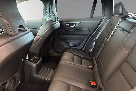 Volvo V60 7 of 30
