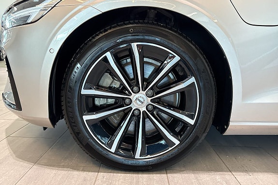 Volvo V60 17 of 30