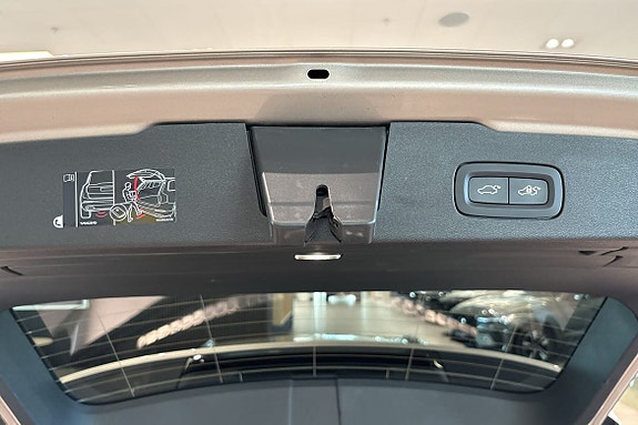 Volvo V60 13 of 30