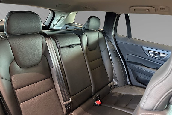 Volvo V60 10 of 30