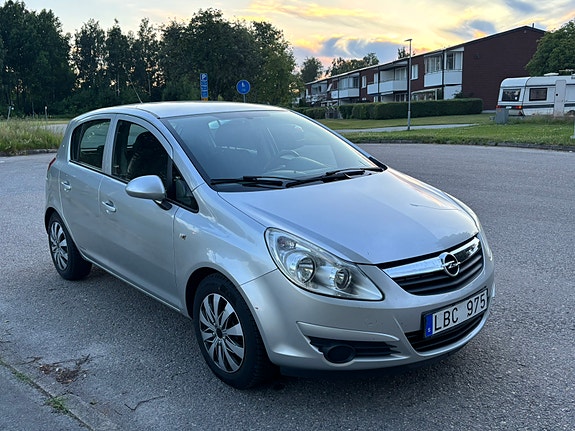 Opel Corsa 2 of 5