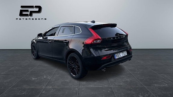 Volvo V40 5 of 9