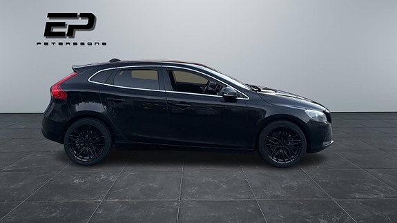 Volvo V40 3 of 9