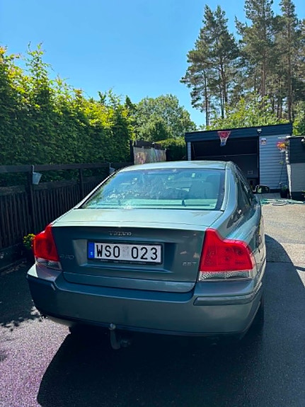 Volvo S60 4 of 5