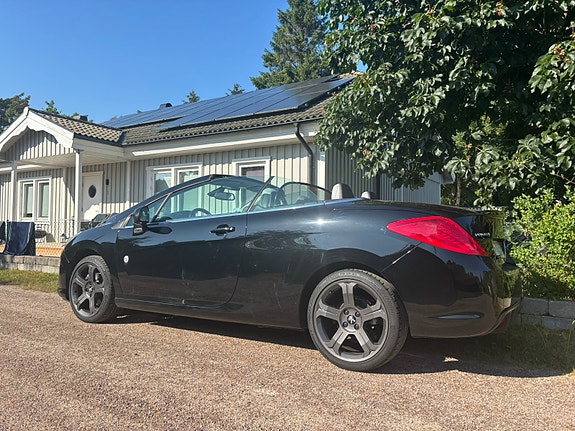 Peugeot 308 2 of 5