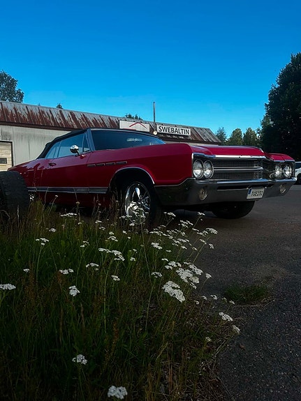Buick Electra 225 2 of 5