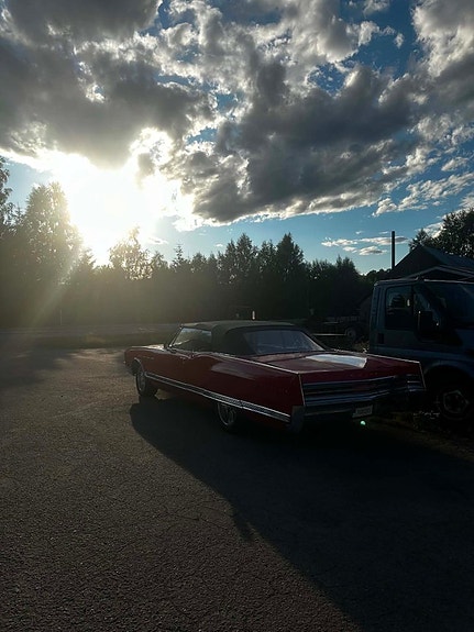 Buick Electra 225 7 of 9