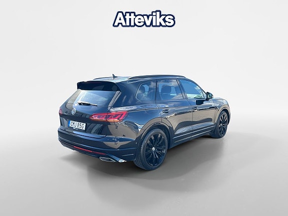 Volkswagen Touareg 3 of 5