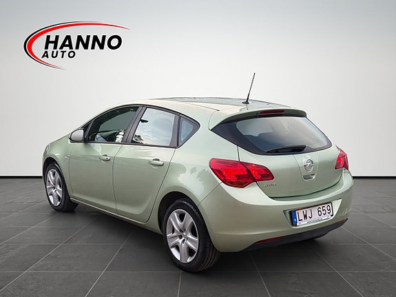 Opel Astra 3 of 5